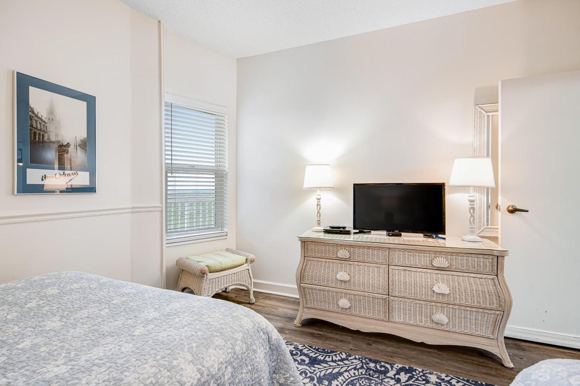Tops'L Summit VI Destin Room photo